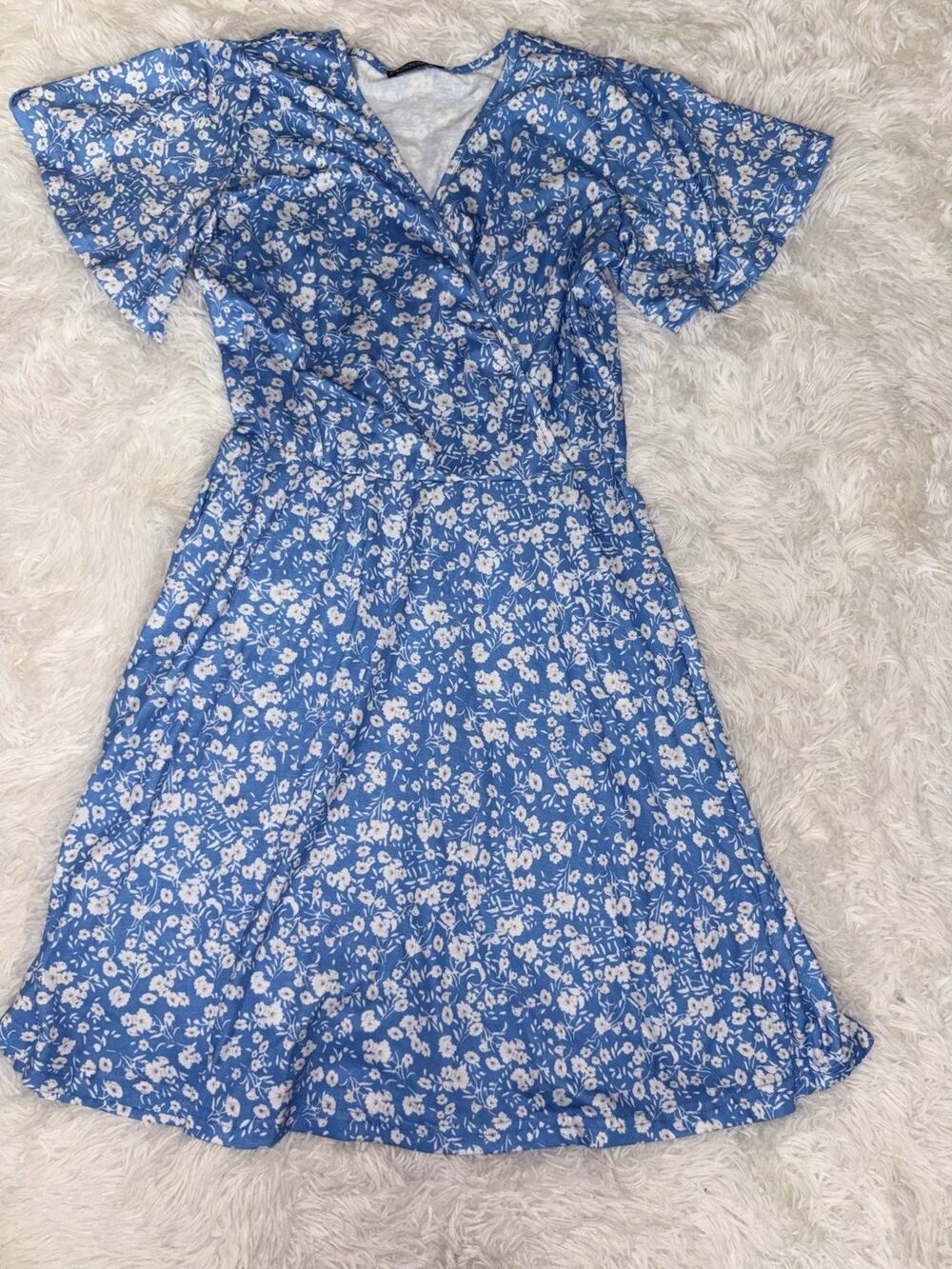 Fensace Women’s M Blue & Wht Floral Dress. Beautiful. Worn Once. Soft, Pretty